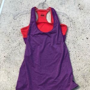 🖤Nike dri -fit top & sports bra (two in one)